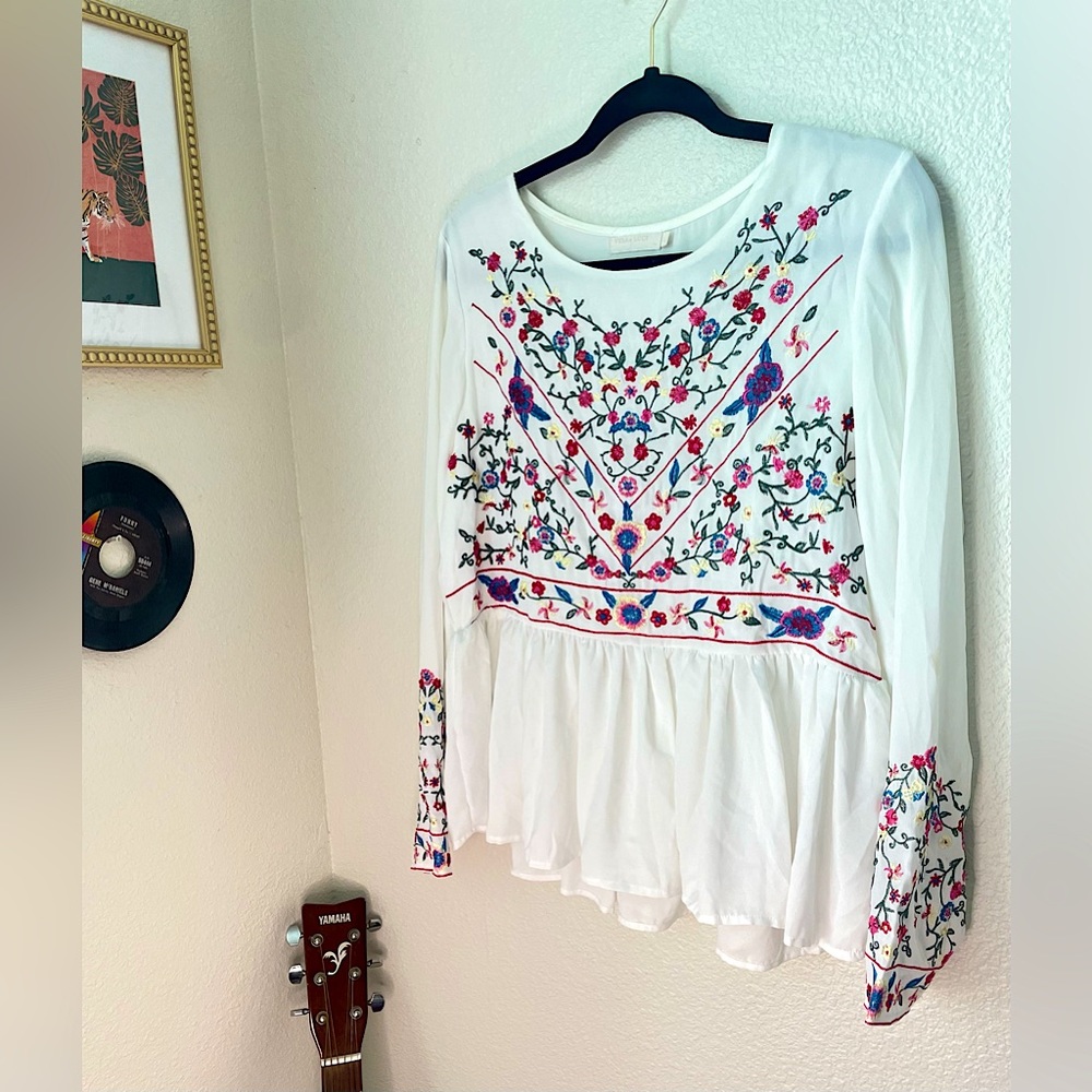 Boho embroidered long sleeve top - size L - Vera and Lucy
